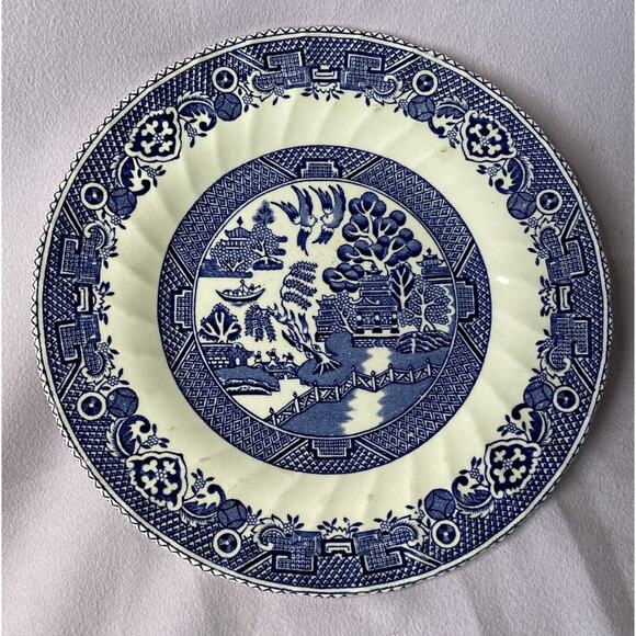 Myott Meakin Blue Willow Scalloped 7" Bread Plate - Picture 1 of 2